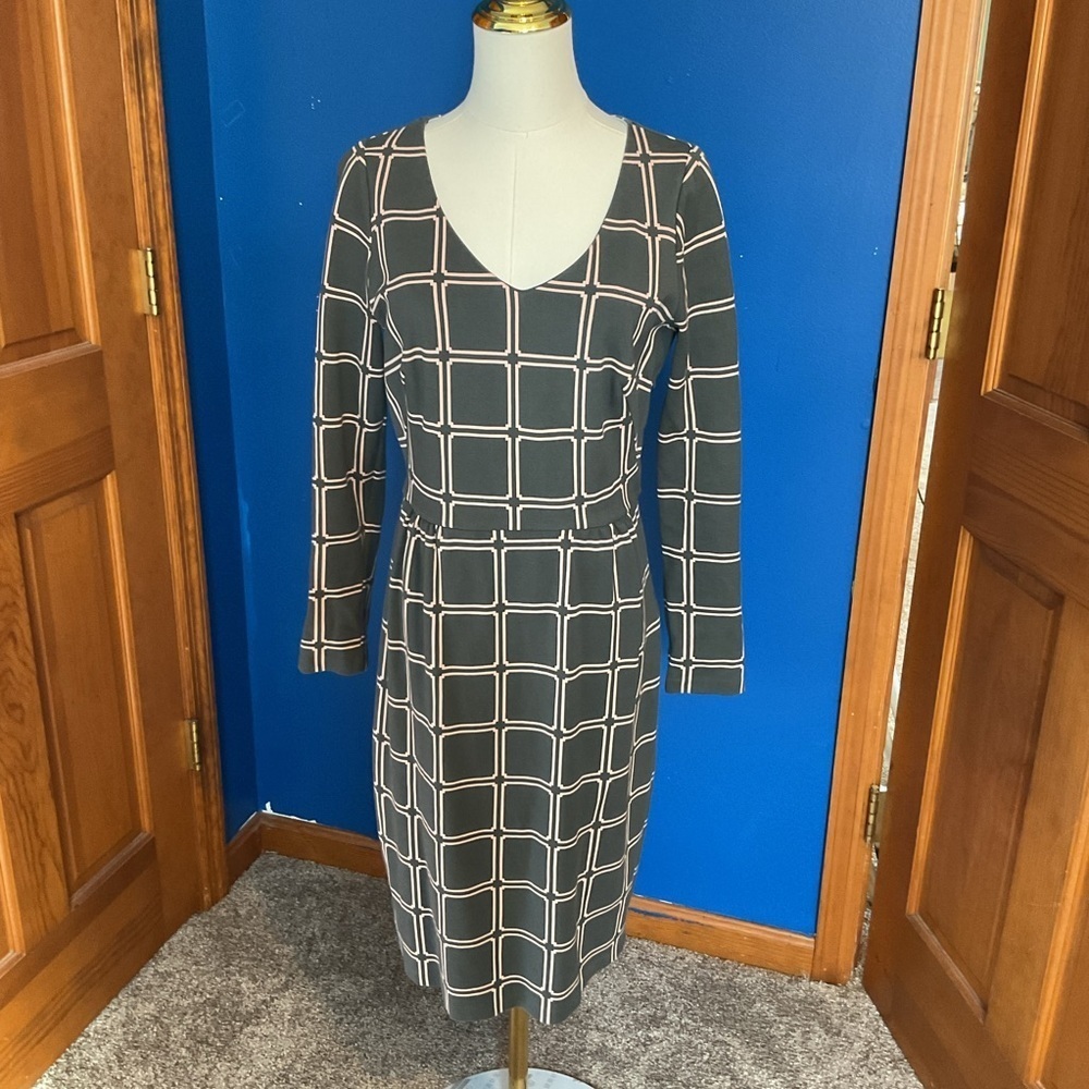 Boden Eliza Ponte Dress Geometric Square. Olive Green with Pink. Size 8 Long.